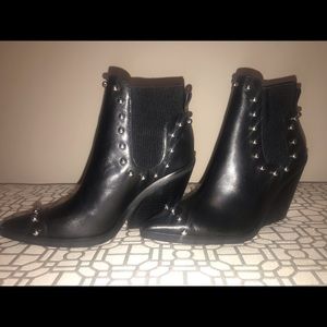 Ninewest zoneout leather studded booties